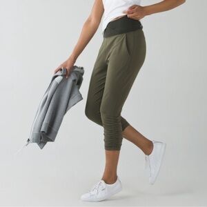 Lululemon Sunset Salutation Crop – Size 6, Black, 22” Inseam